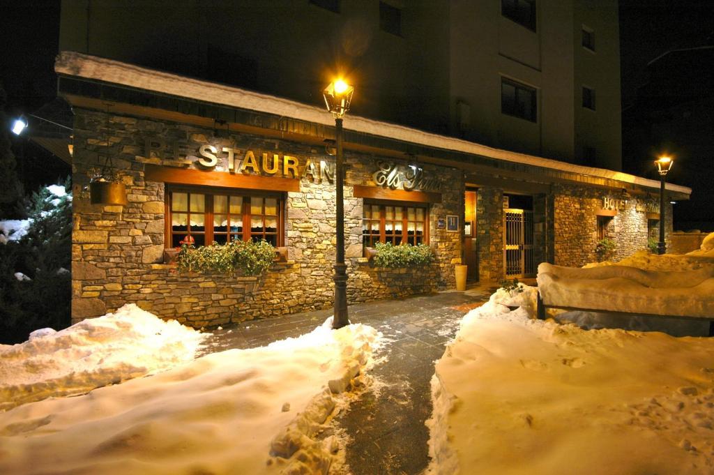 Hotel Els Puis เอสเตร์รี ดาเนว ภายนอก รูปภาพ