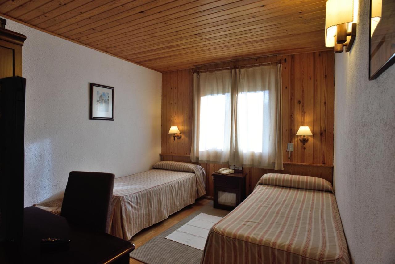 Hotel Els Puis เอสเตร์รี ดาเนว ภายนอก รูปภาพ